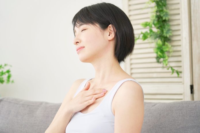 Simple Lymph Massage for Daily Health: How to Boost Your Lymphatic Flow at Home