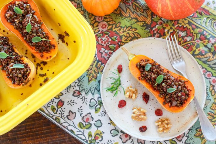 How to Plan a Delicious Thanksgiving Without Turkey (or Any Meat!)