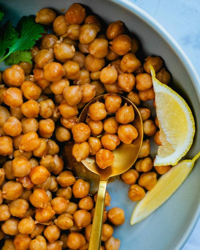 Easy Canned Chickpeas – A Couple Cooks