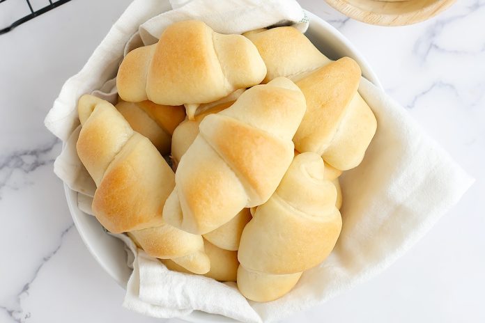 Easy Crescent Rolls - SHK