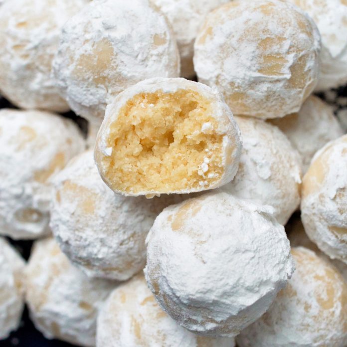 Keto Snowball Cookies - Less Than 1g Net Carbs!
