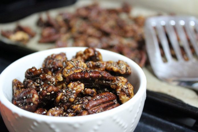 Maple Roasted Nuts with Chia Seeds – Kelly Jones Nutrition