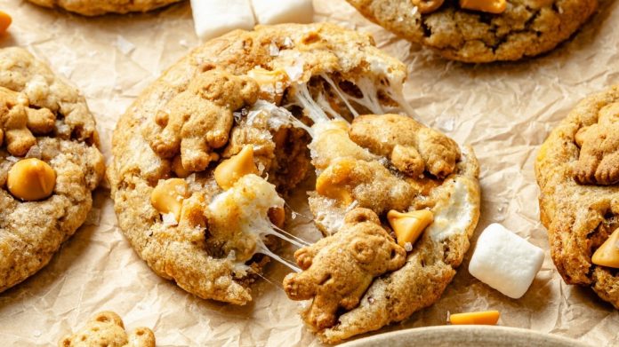 Ooey-Gooey Teddy Graham Marshmallow Banana Cookies