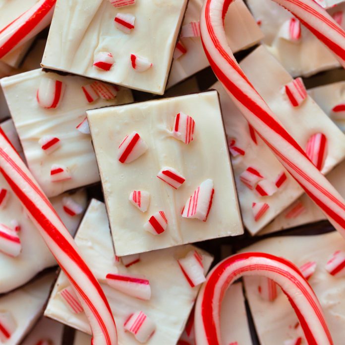 Vegan Peppermint Bark Recipe - (Just 3 Ingredients!)