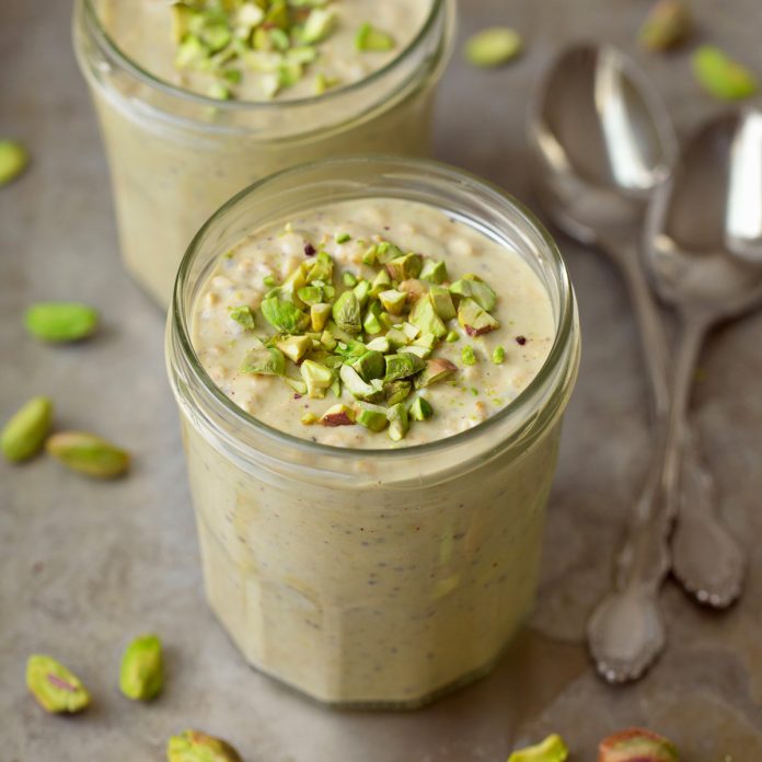 Pistachio Overnight Oats - High Protein Recipe (+ VIDEO!)