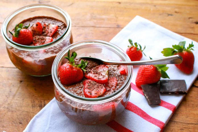 Easy Chocolate Chia Pudding with Strawberries