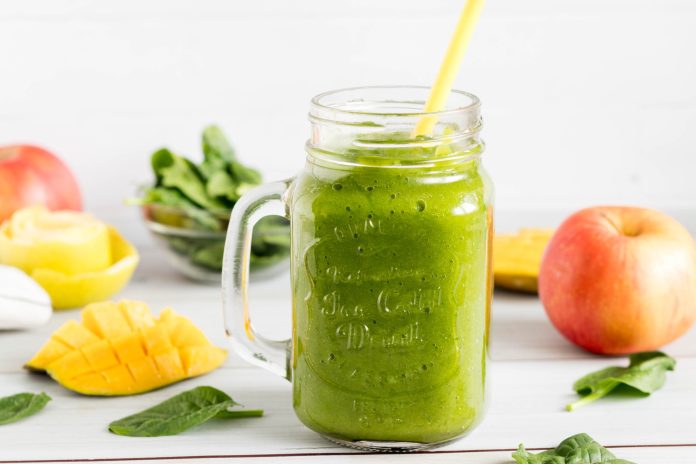 Spinach Mango Apple Smoothie - SHK