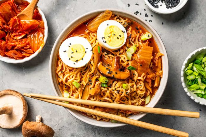 Easy Kimchi Ramen (15-Minute Recipe)