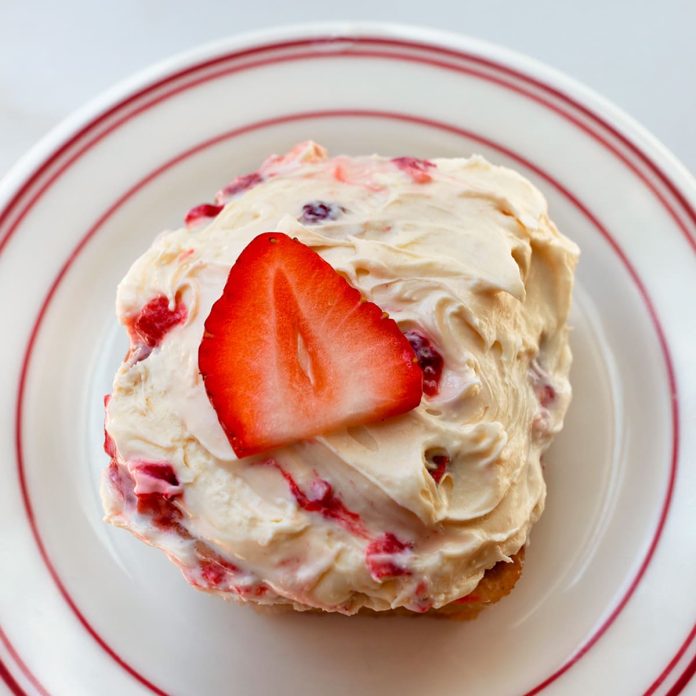 Strawberry Sweet Rolls with Cream Cheese Frosting!
