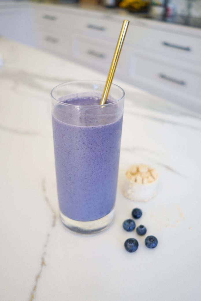 Peanut Butter & Berry Protein Smoothie
